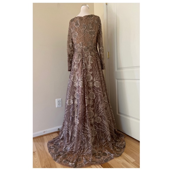 Mac Duggal Metallic Embellished Gown - Picture 8 of 16